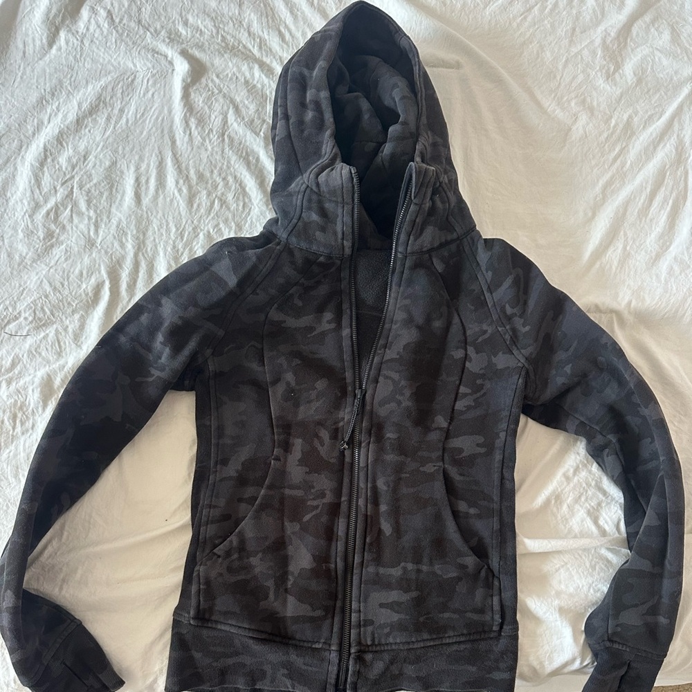 RARE! Lululemon full zip scuba in black camo